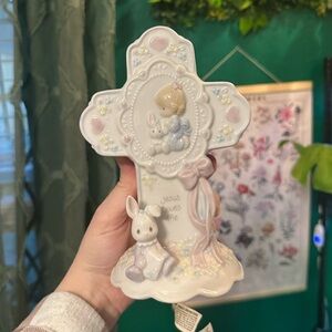 “Jesus Loves Me” Cross